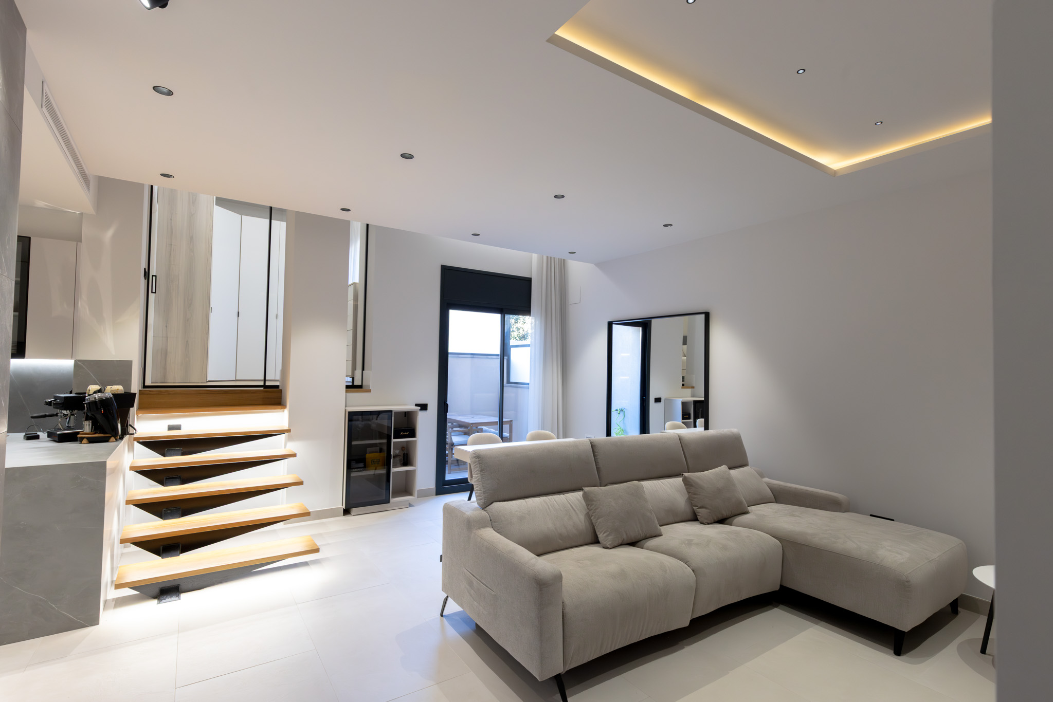 Rez-de-chaussée exclusif avec terrasse et studio à Olesa de Montserrat.
