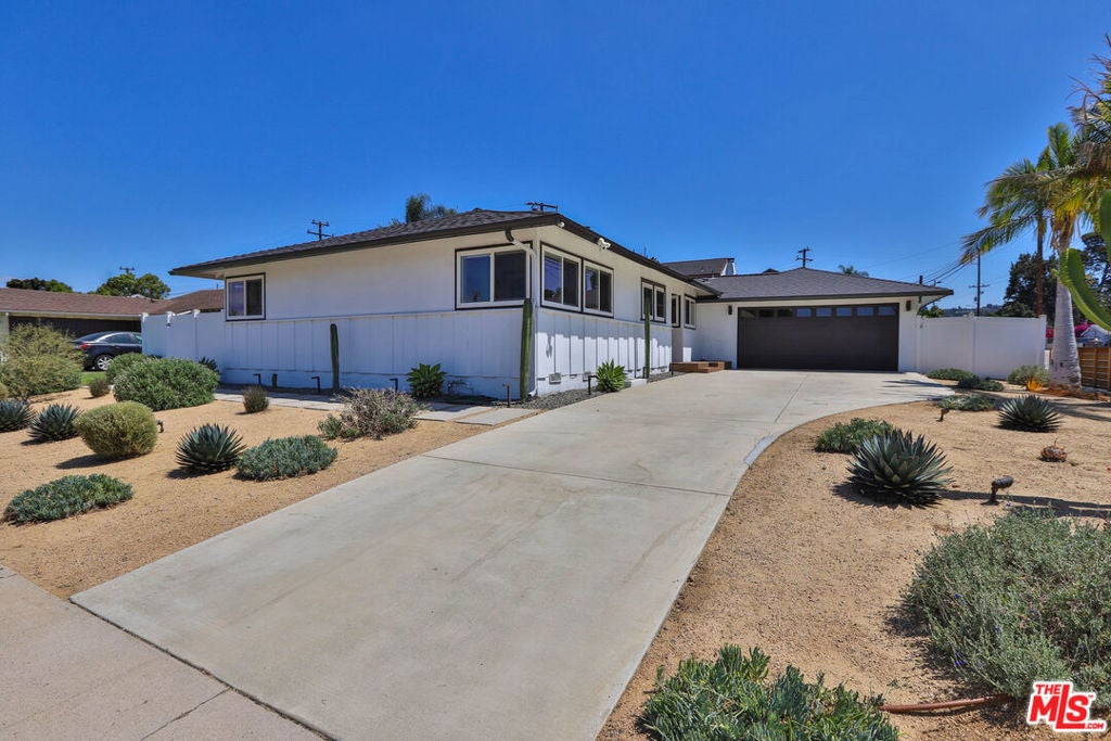 Fully Furnished Modern California Ranch for Lease