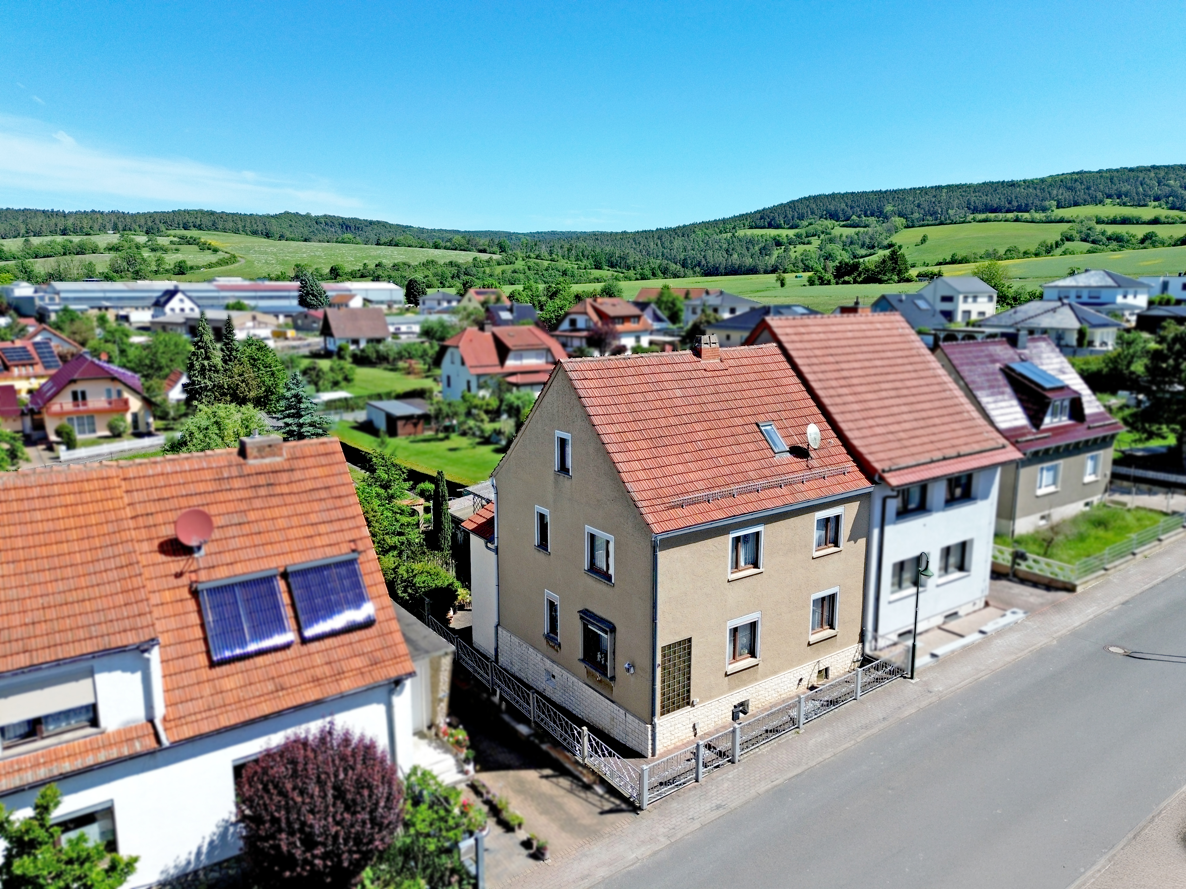Familienfreundliches Ein- bis Zweifamilienhaus  – Ruhig gelegen mit großem Grundstück und viel Potenzial