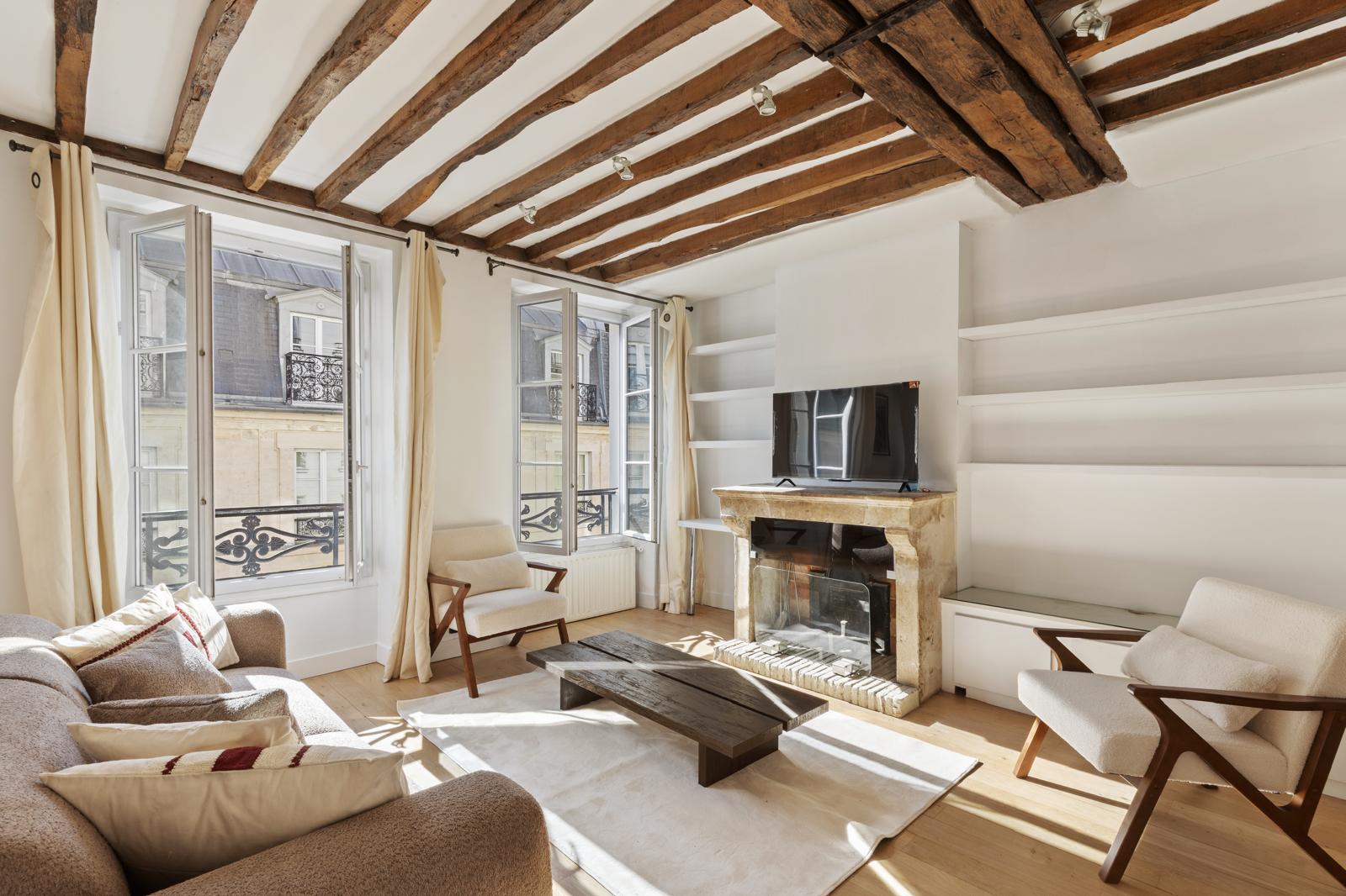 RUE DU BAC - Parisian elegance in a historic setting