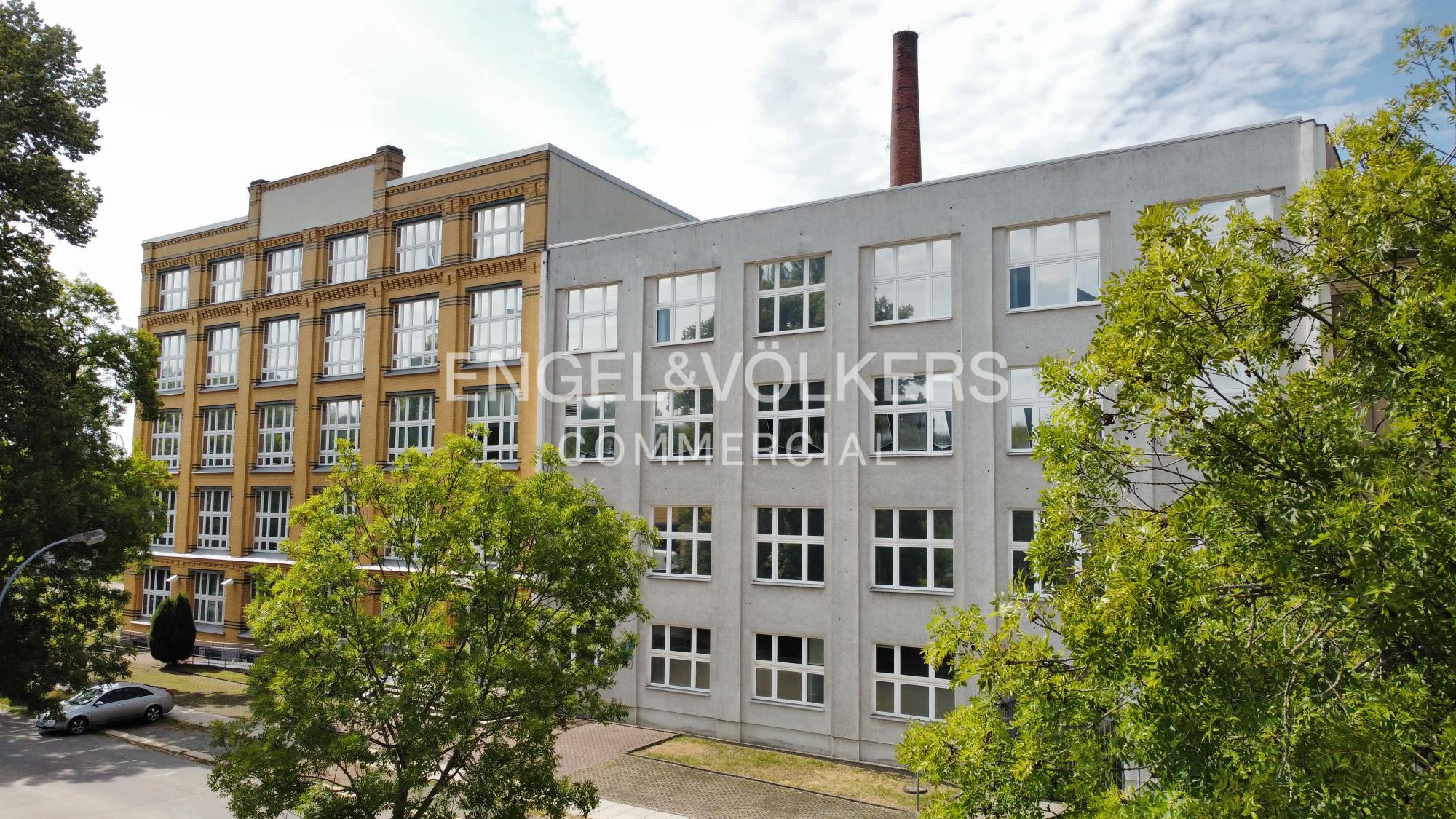 Teilweise Denkmalgeschütztes Industriegebäude
