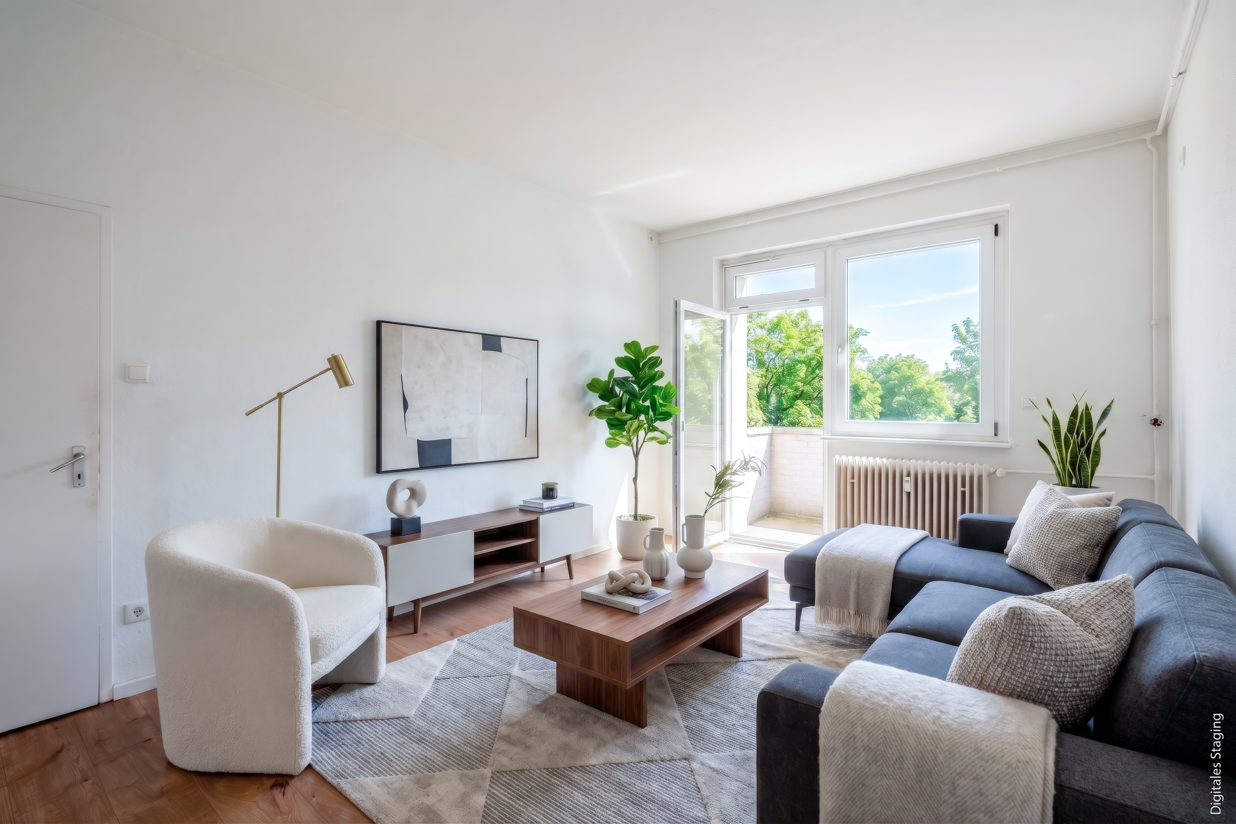 3-bedroom apartment with balcony in the heart of Kreuzberg