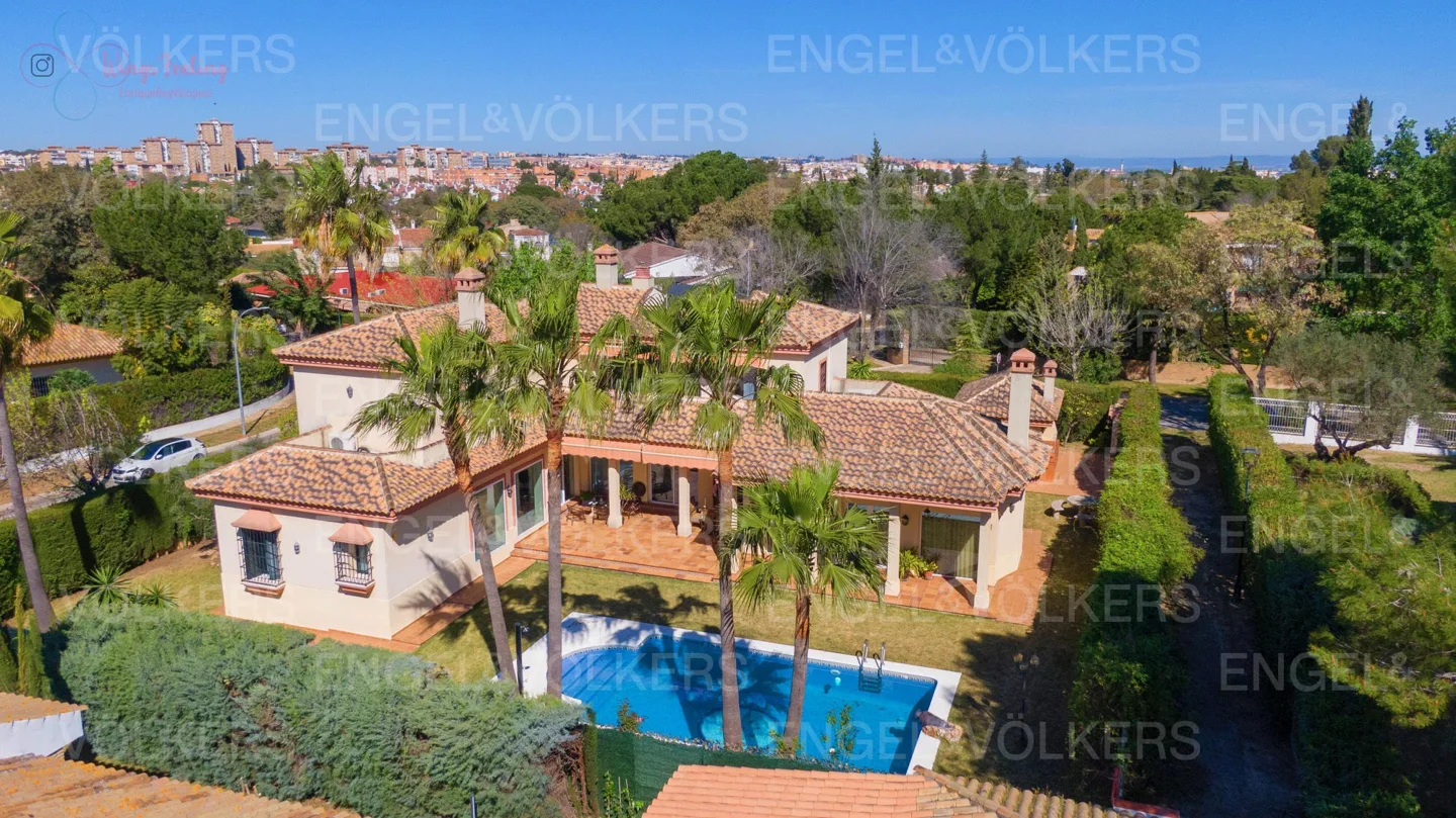 Luxus und Komfort mit Garten und Schwimmbad in Simón Verde, Sevilla