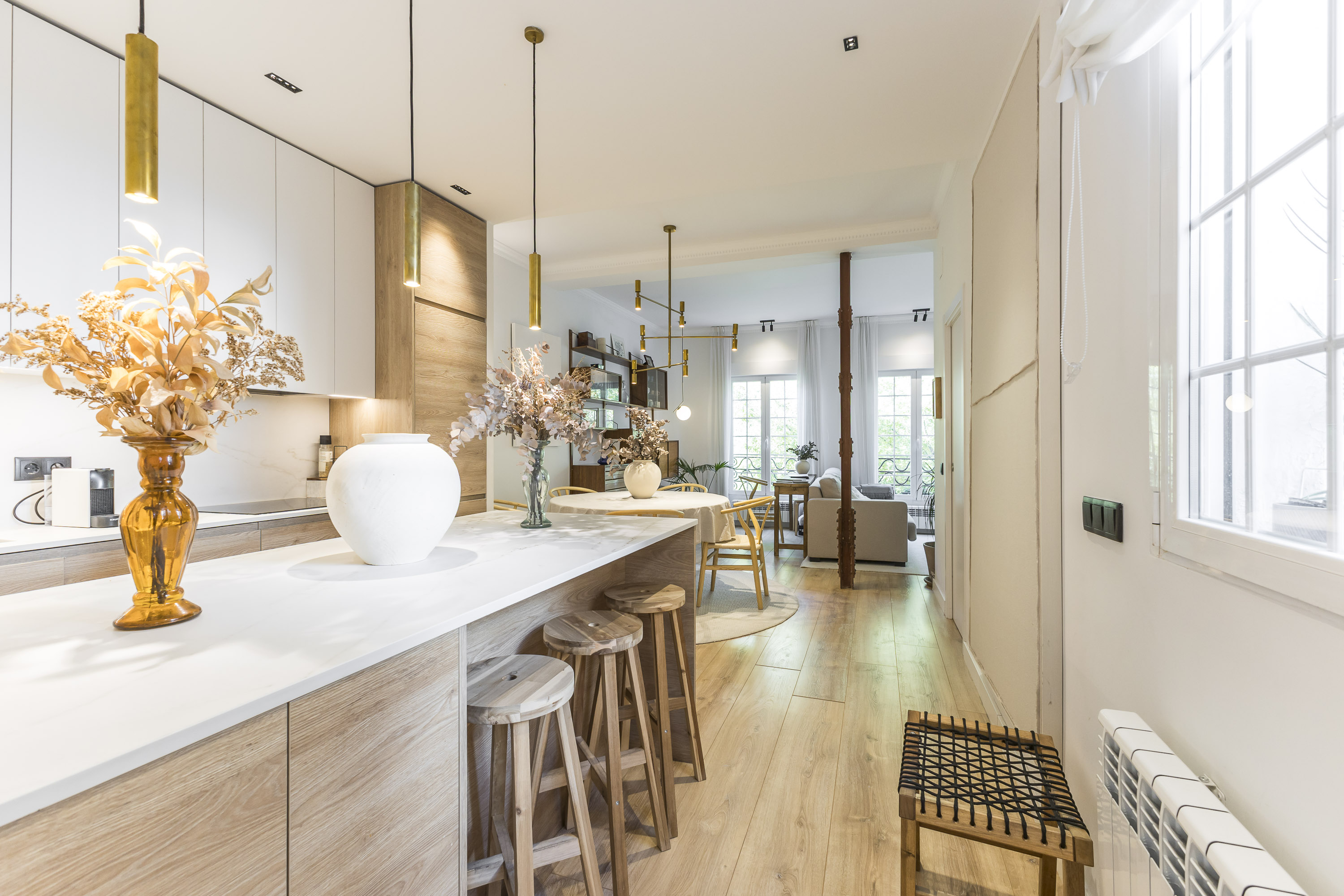 Exclusive, Bright, Renovated Apartment on Ayala Street