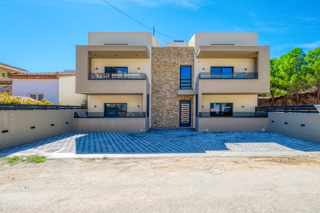Neubauwohnung mit 1 Schlafzimmer, privatem Garten & Jacuzzi in Agia Kyriaki bei Nafplio
