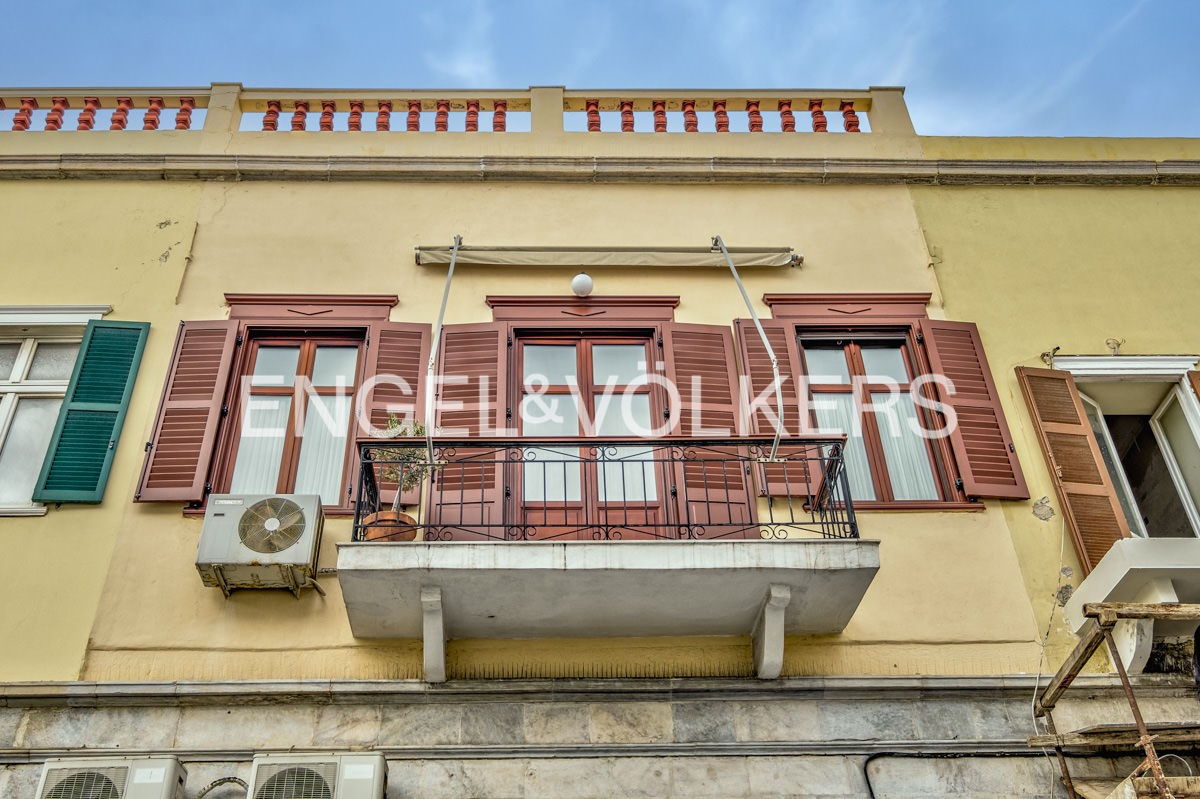 Large Cosy Apartment in the heart of Ermoupolis