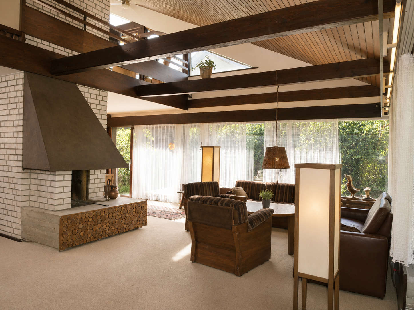 Individuelle Architektur in schönster Randlage • EFH mit Entwicklungspotential, Garten und Carport