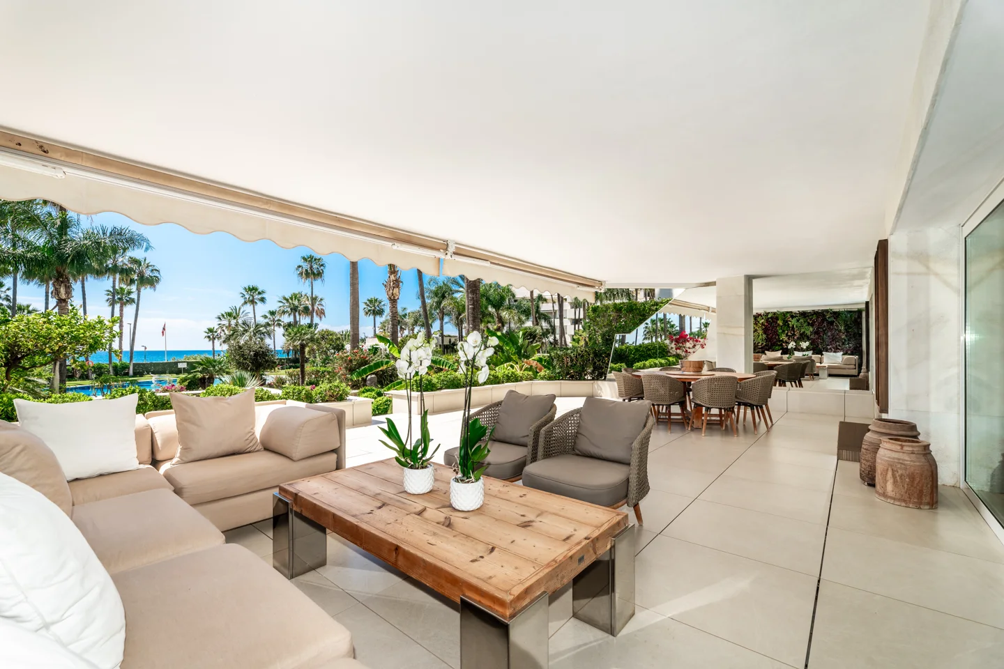 Luxuriöse Wohnung in erster Strandlinie in der exklusivsten Wohnanlage von Puerto Banus