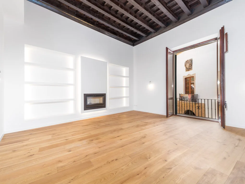 Newly built triplex flat with parking in a historic palace in Palma de Mallorca - Old Town