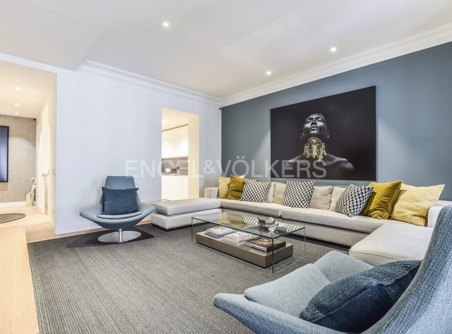 Luxury property with modern design for short stays