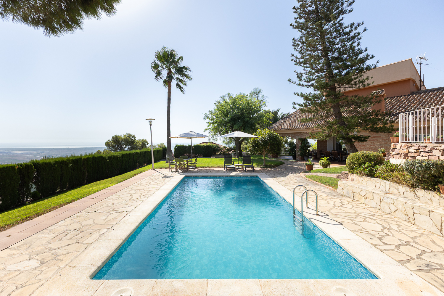 Villa con vistas panorámicas al mar y al Castillo de Sagunto