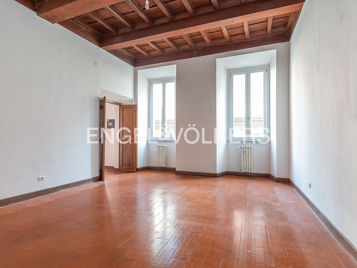 Three-room flat with terrace