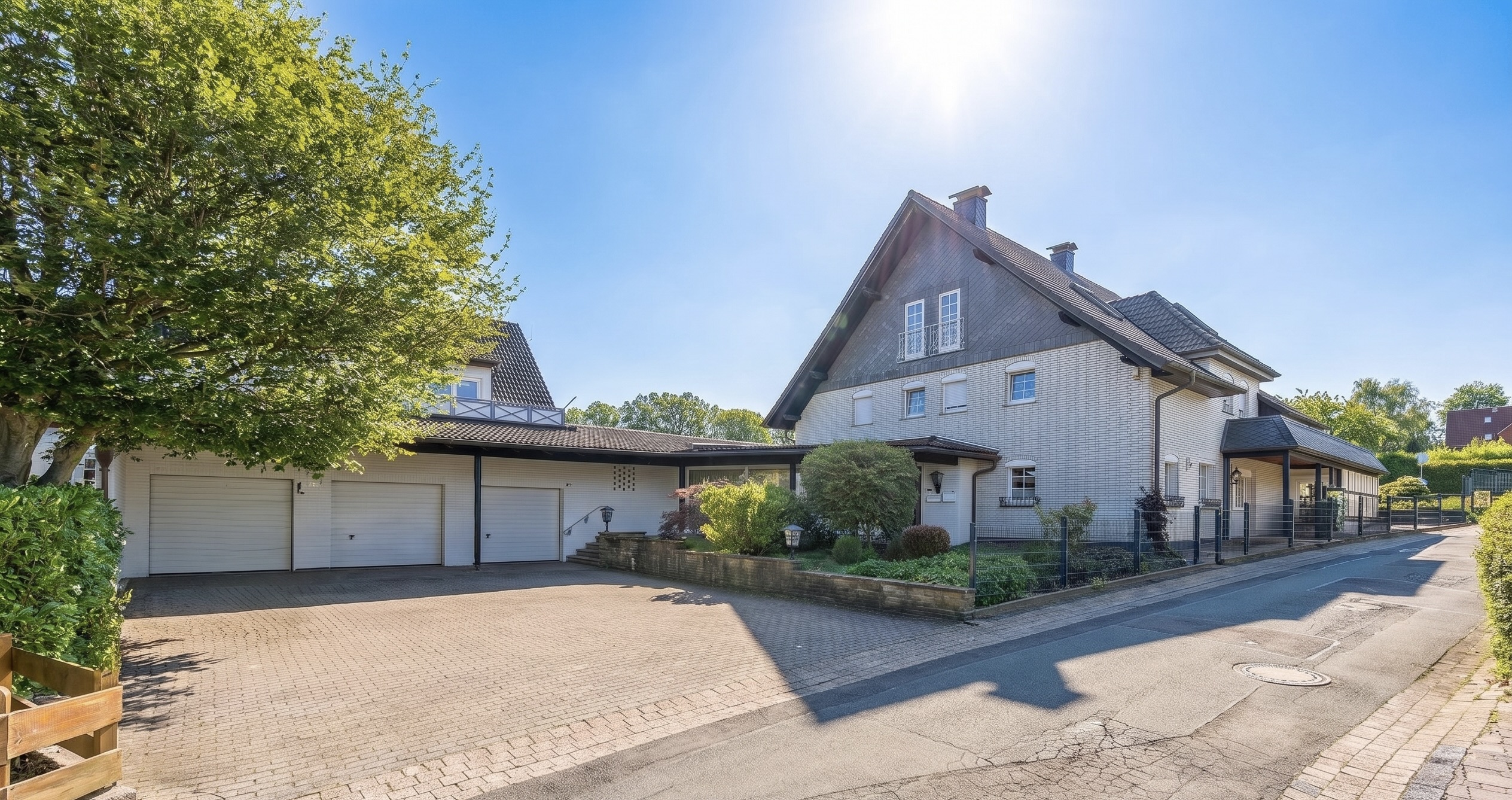Spacious estate with additional rental unit in a quiet location in Nienstädt