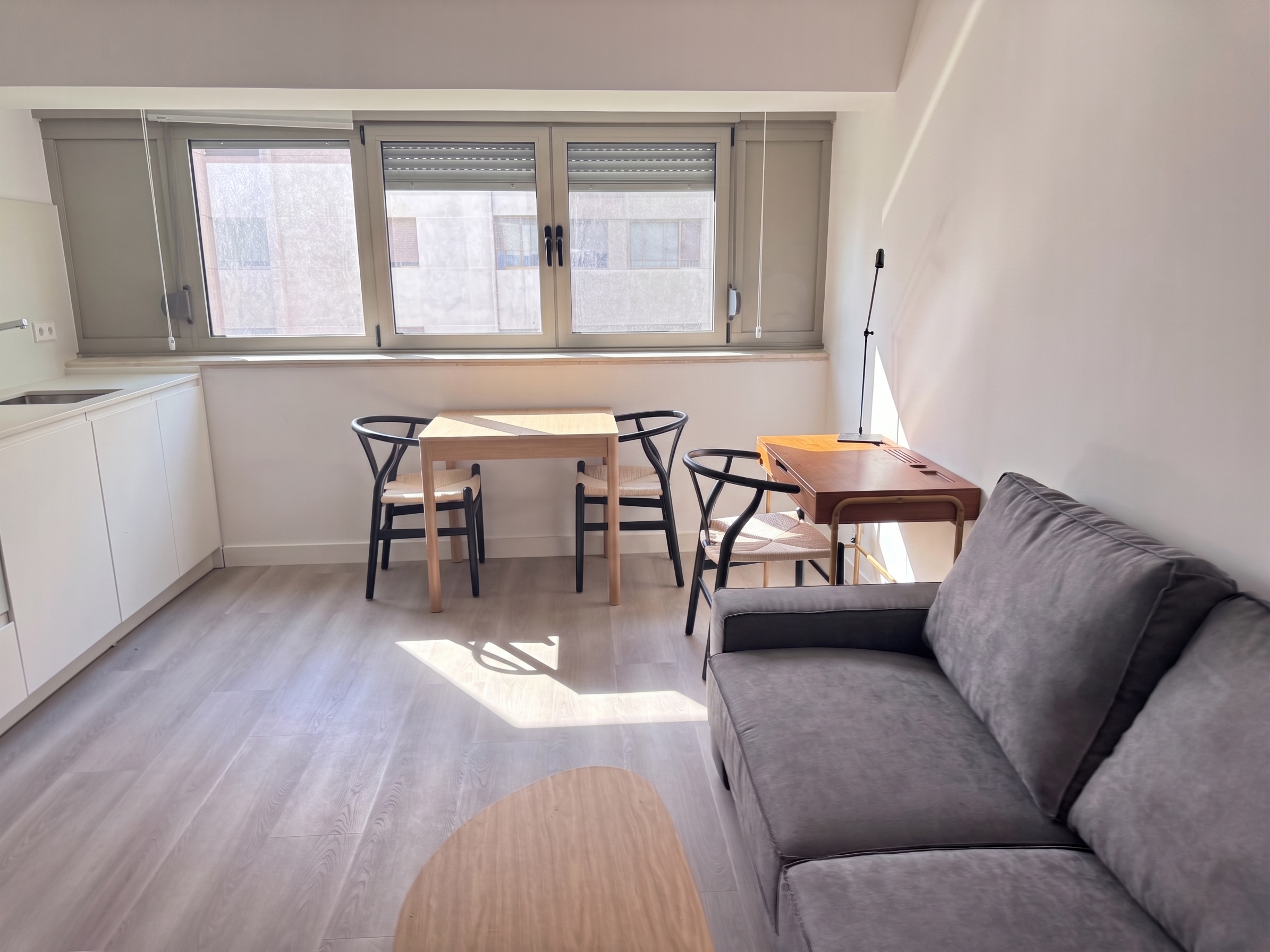 Comfortable fully furnished 1-bedroom apartment for short stays [AI-modified]