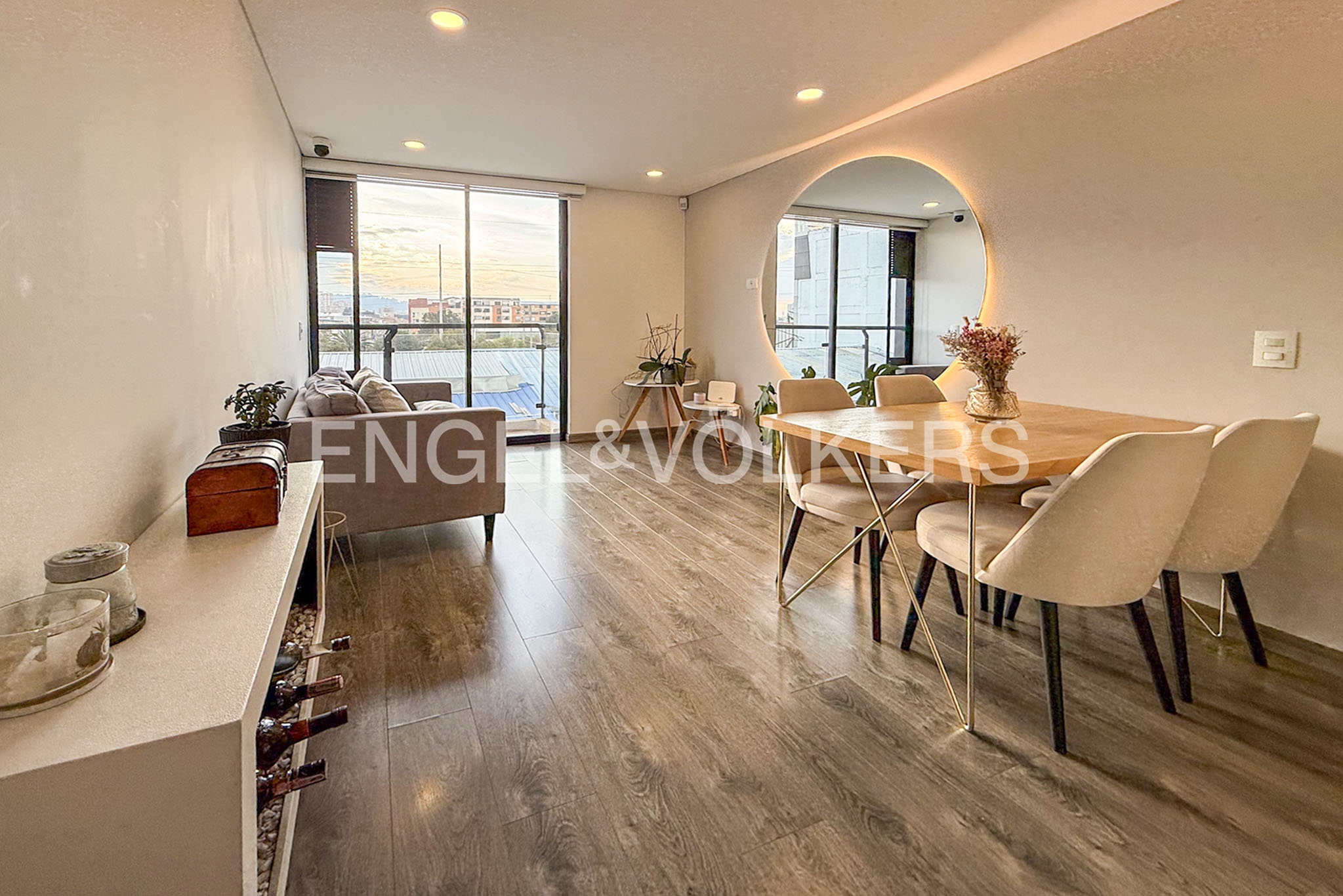 Amplio e Iluminado apartamento para venta en Cedritos