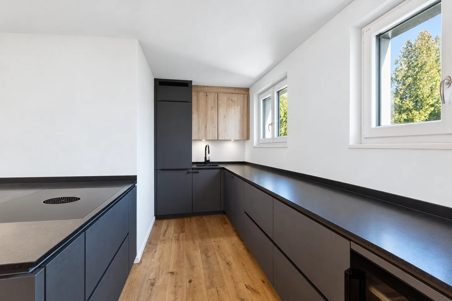Urban wohnen, im Grünen aufleben – moderne Erdgeschosswohnung mit Garten - Photo 5