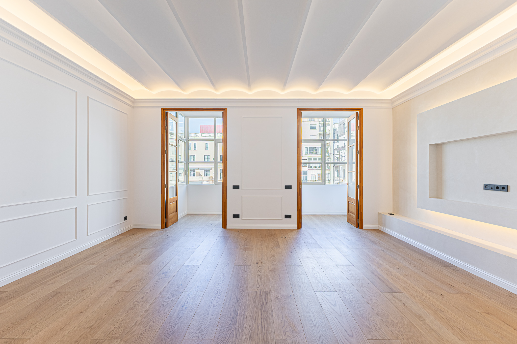 Exclusive, newly renovated, bright apartment next to Passeig de Gràcia