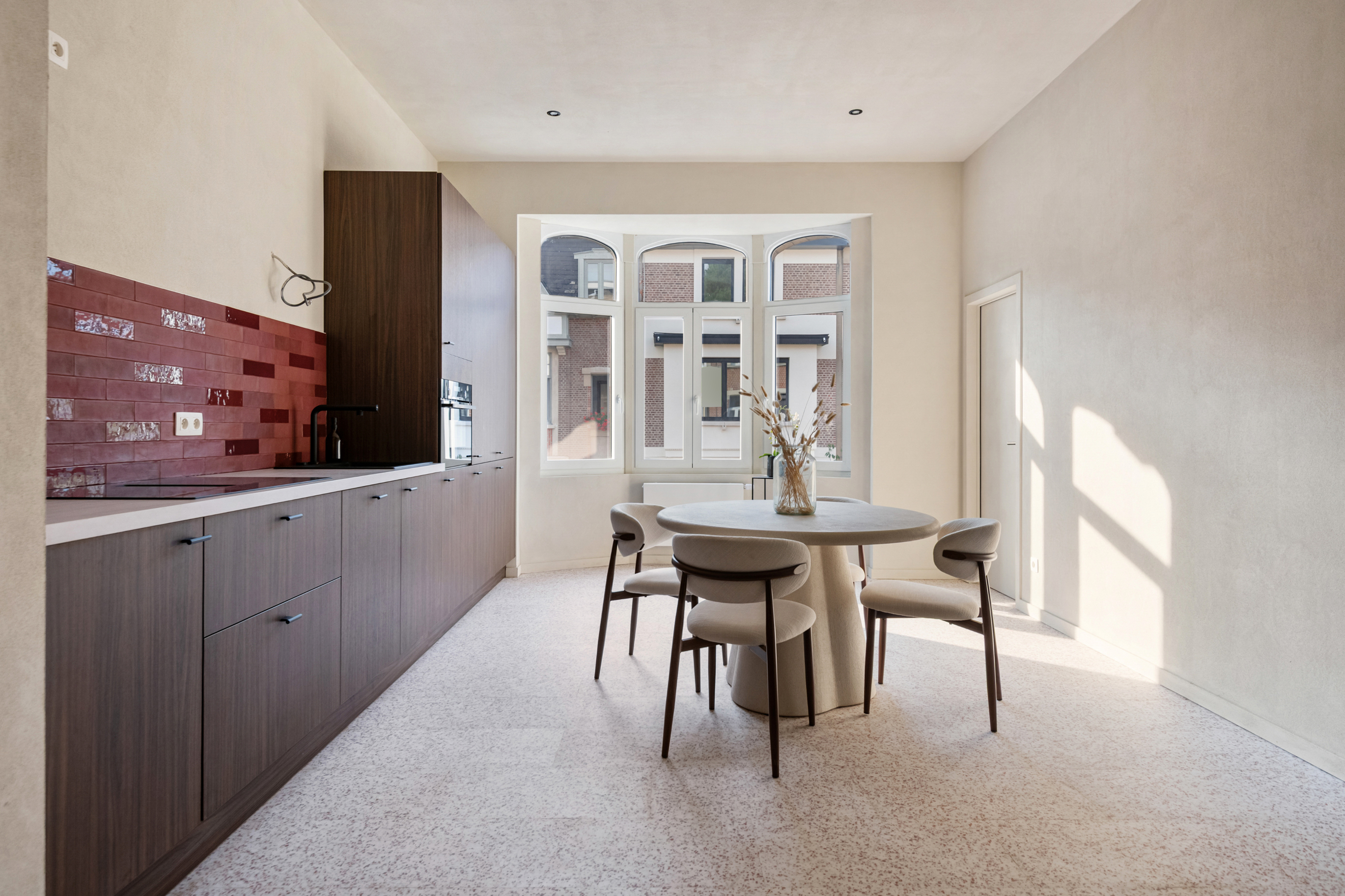 Gerenoveerd tweeslaapkamer-appartement in Mortsel