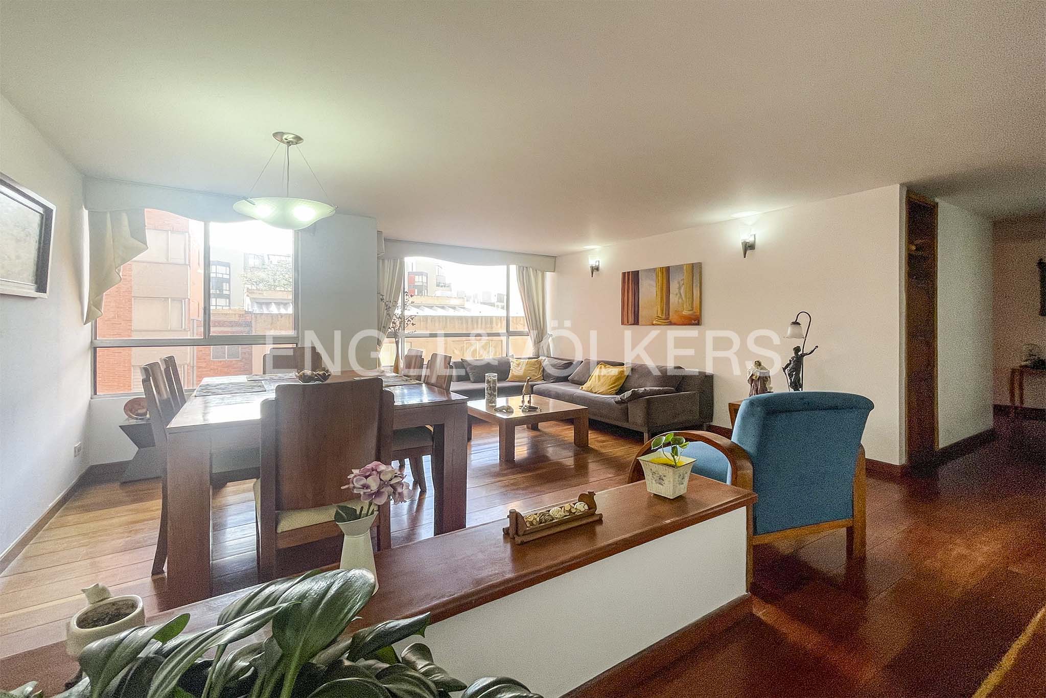 Amplio apartamento para venta en Niza