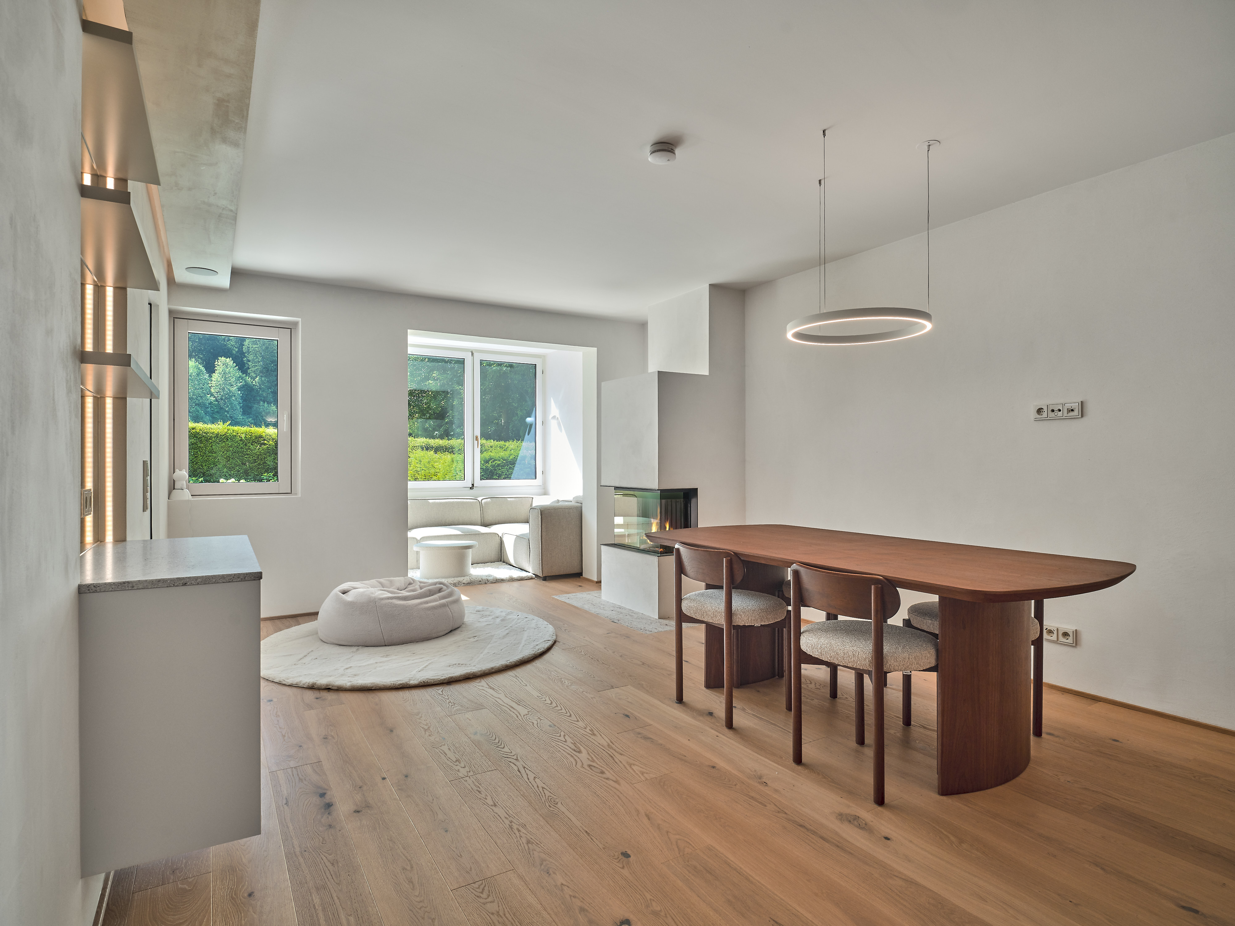 High-quality rental apartment with private garden & modern amenities