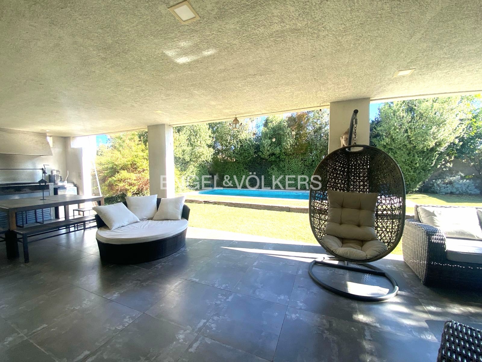 Casa con gran terraza, quincho y piscina, Brisas Norte