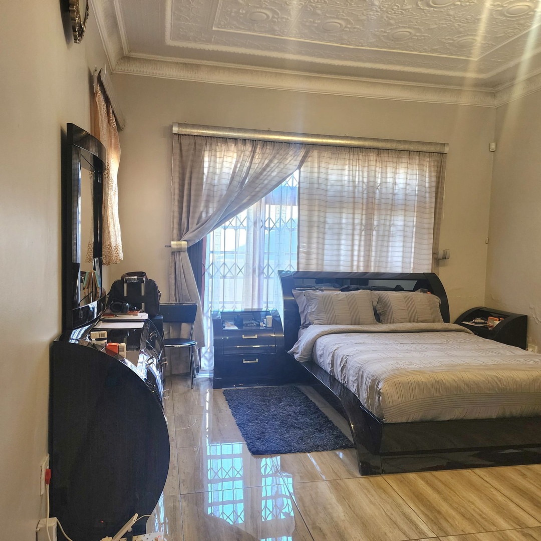3 Bedroom House to Rent in Kensington