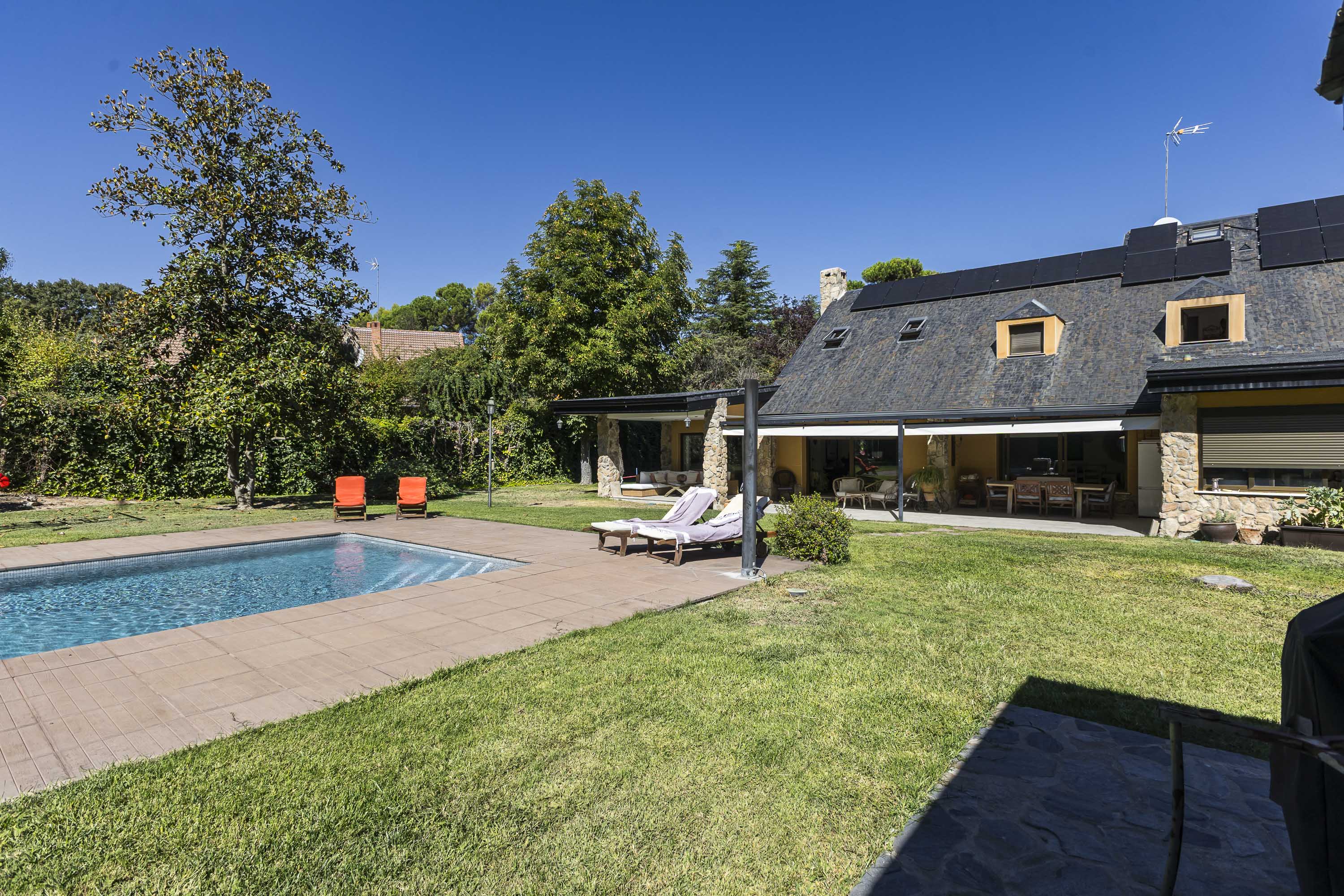 Charming detached villa in Ciudalcampo with aerothermal heating and guest house