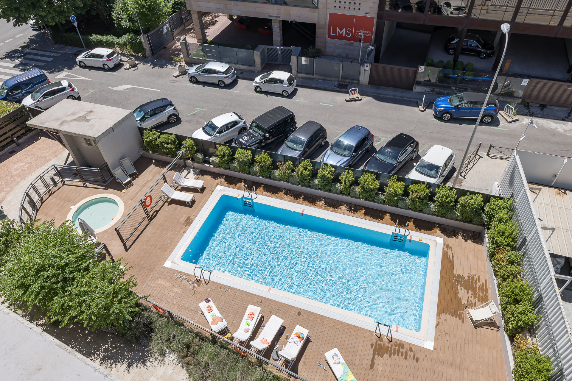 Modern building with premium finishes in Castilla