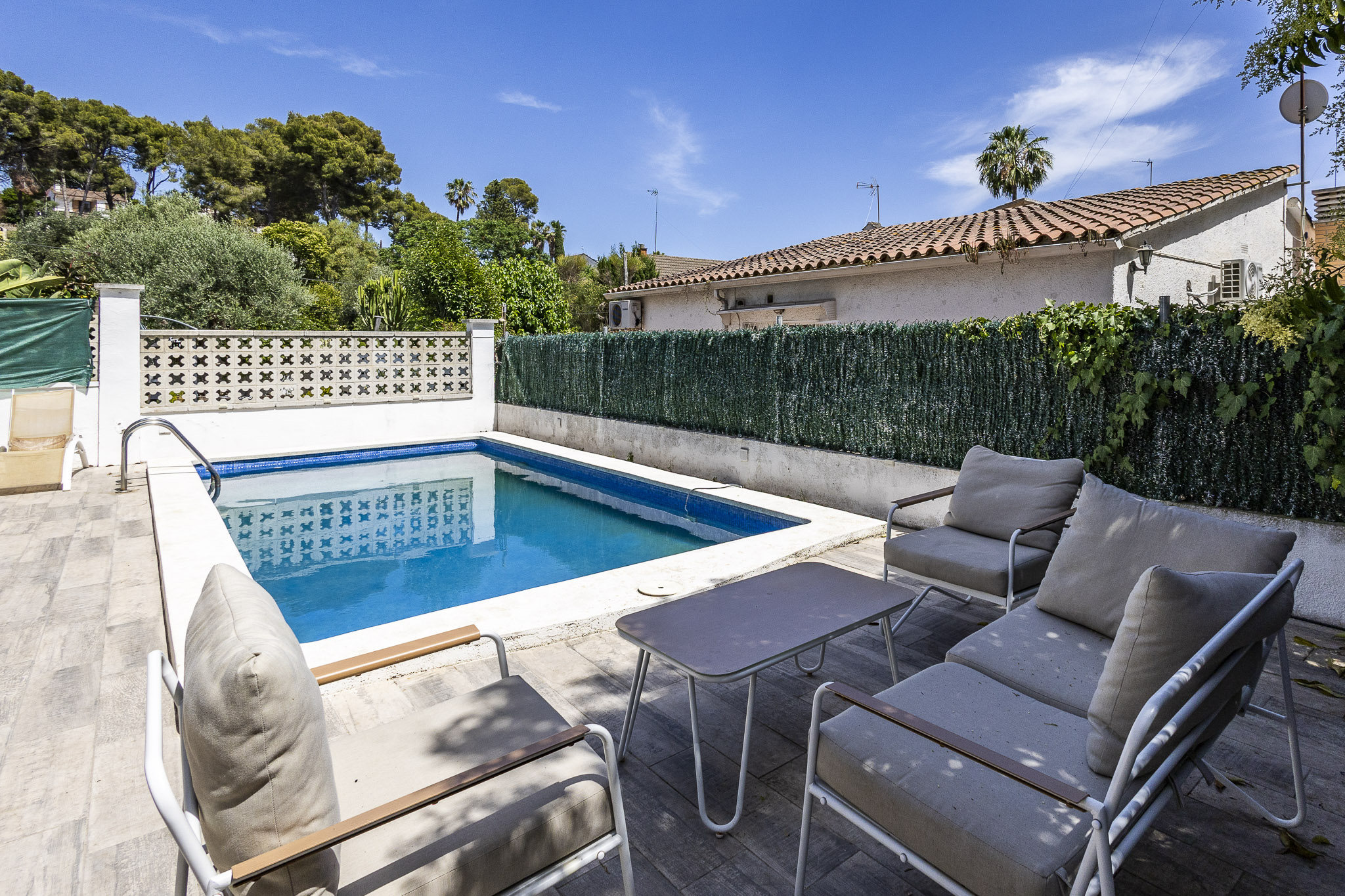 Espectacular vivienda con vistas en zona verde de Castelldefels