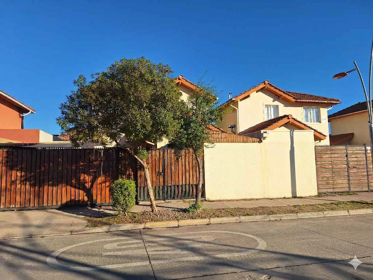 Casa con excelente conectividad en Linderos