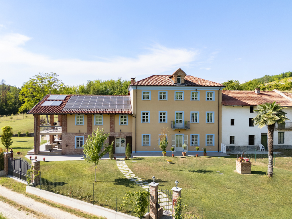 Renovated farmhouse among the hills of Lower Monferrato