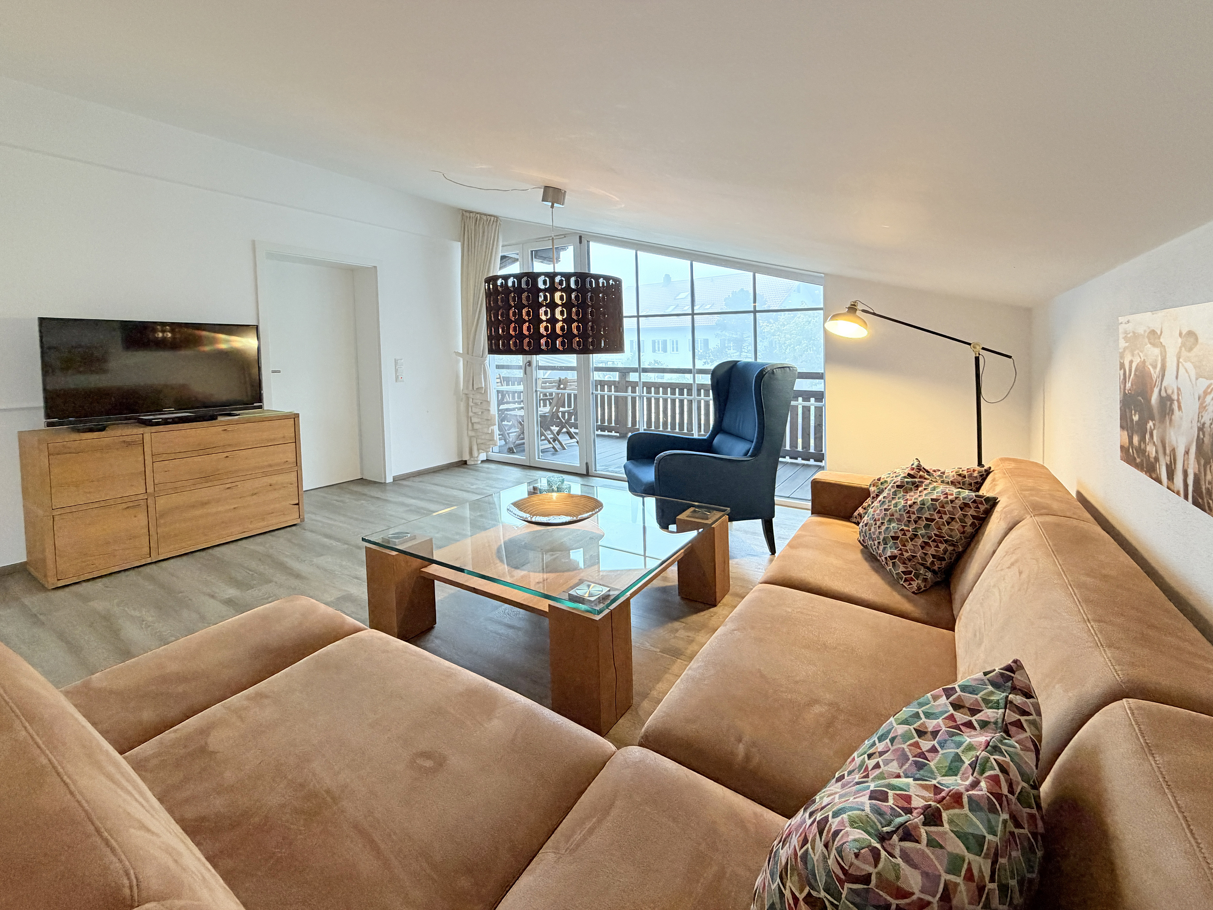 Neuwertige Dachgeschosswohnung mit Hörnle-Blick