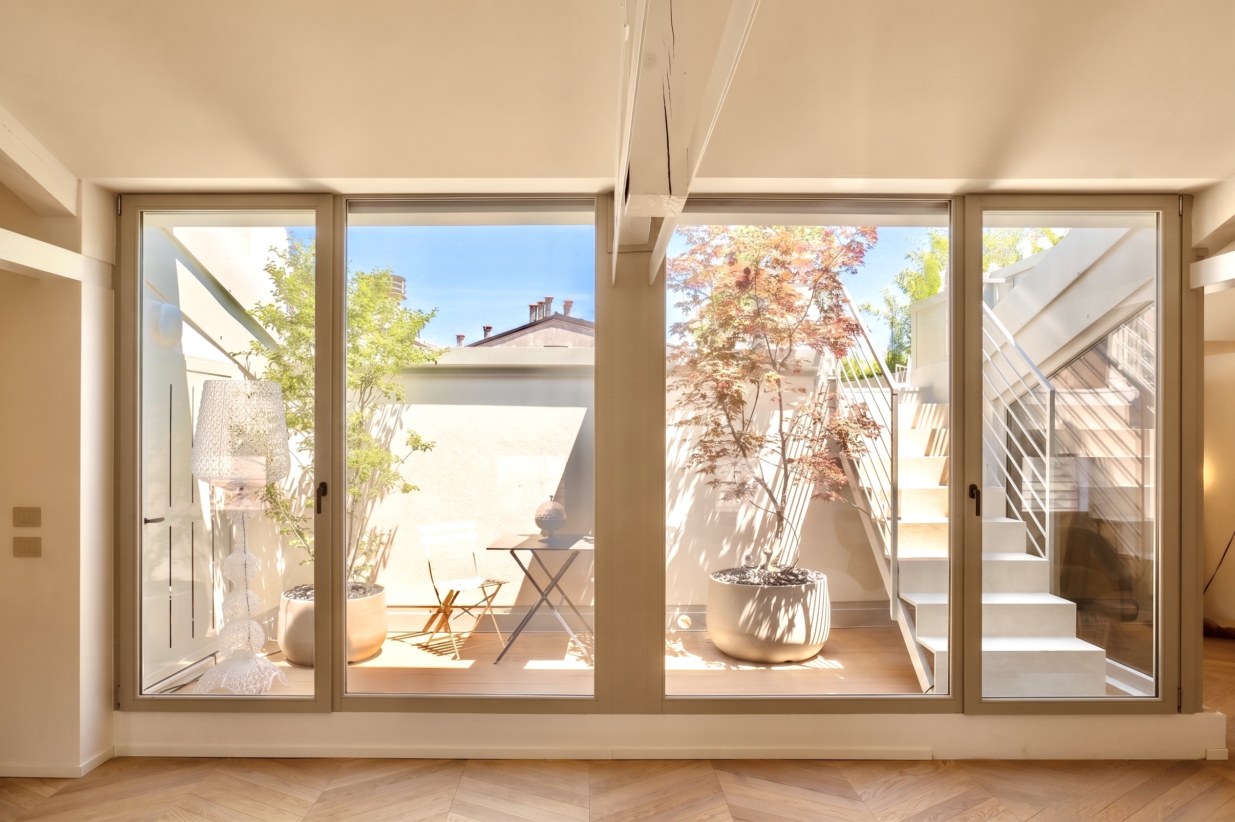 EIN MODERNES PENTHOUSE IM HERZEN VON VICENZA