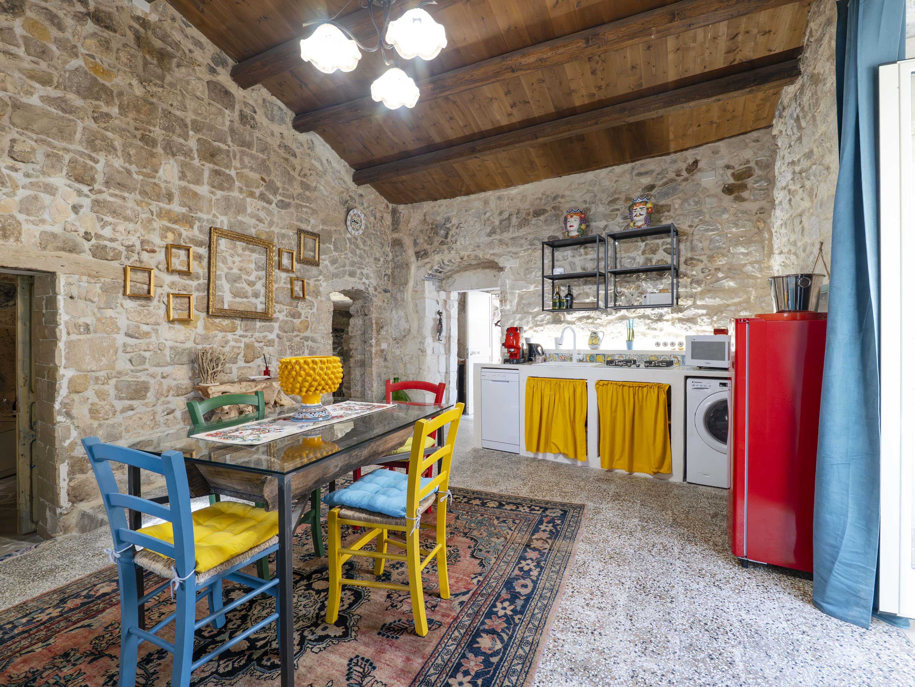 Casa Silene - Charming House with Cave SPA in the Historic Center of Modica