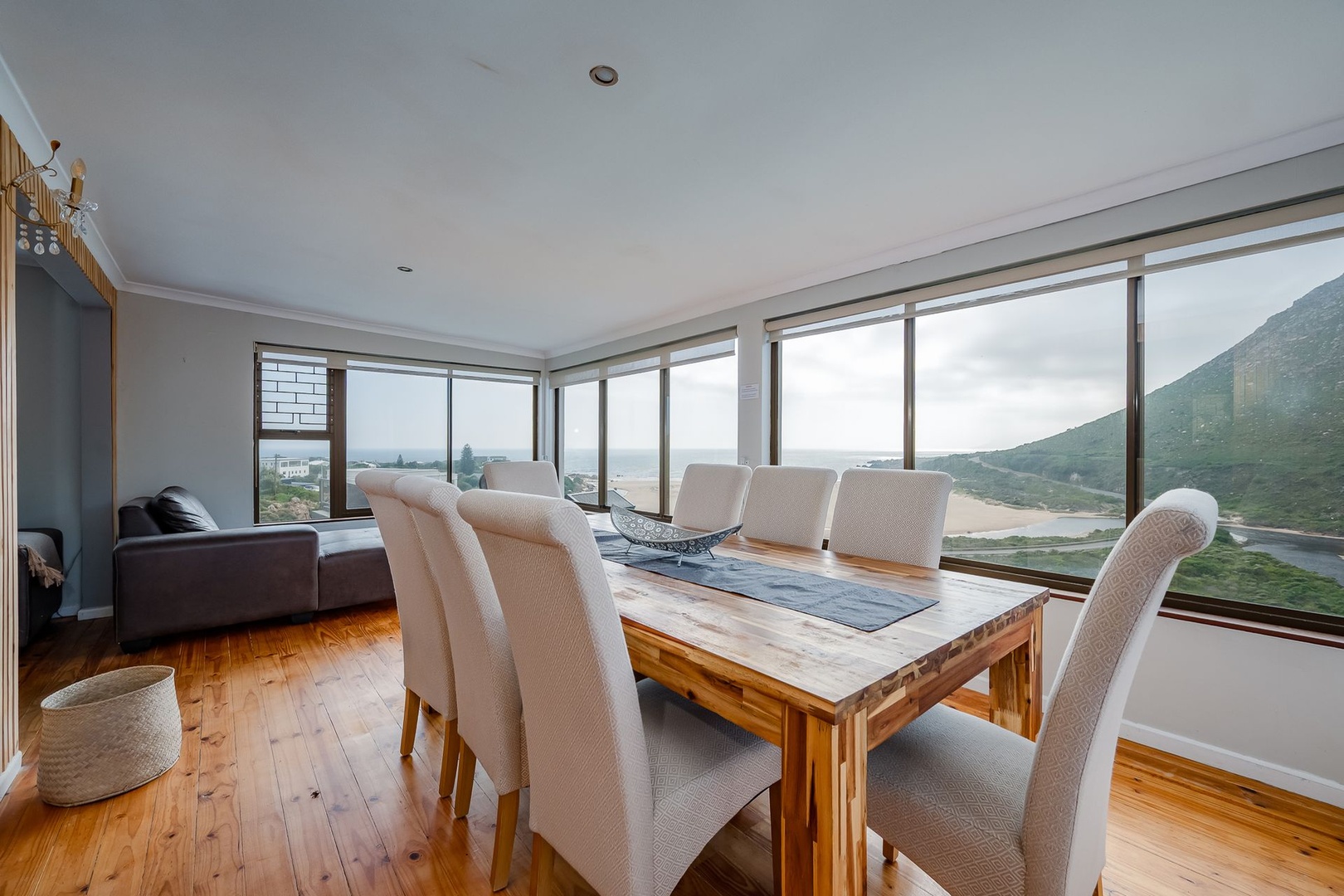 Modern Coastal Escape overlooking Beach, Valley and River below