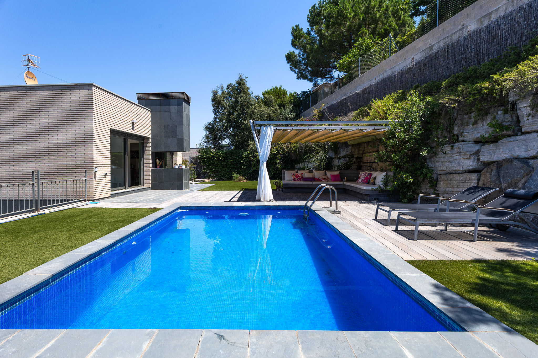 Detached house with stunning views in Alella