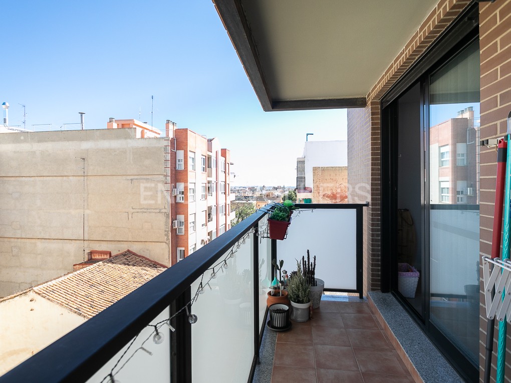 Exceptional duplex in Burjassot  with garage and storage room