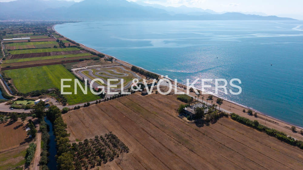 Beachfront Investment Plot in Kalamata Bay