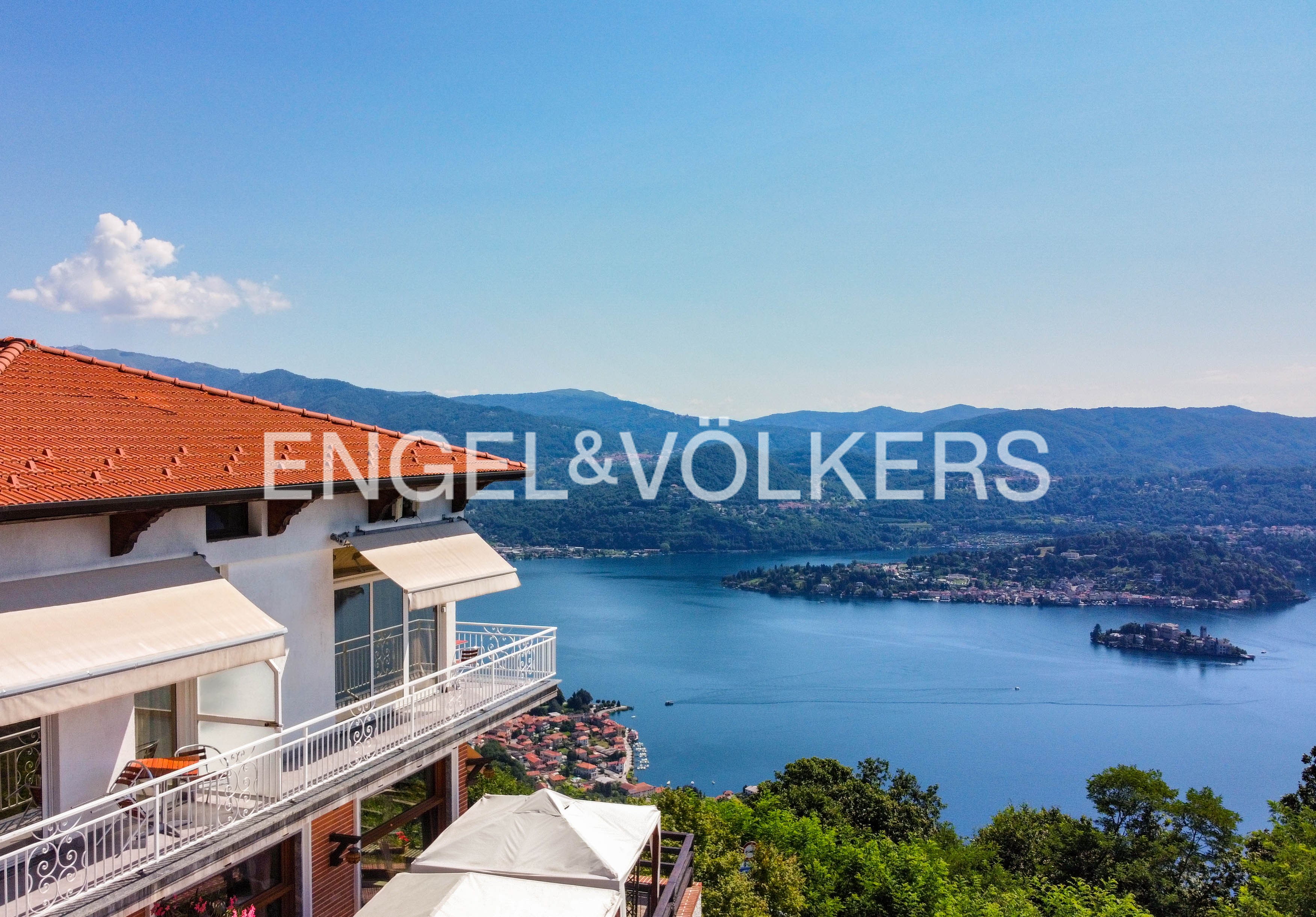 Panoramic Hotel with spa on Lake Orta