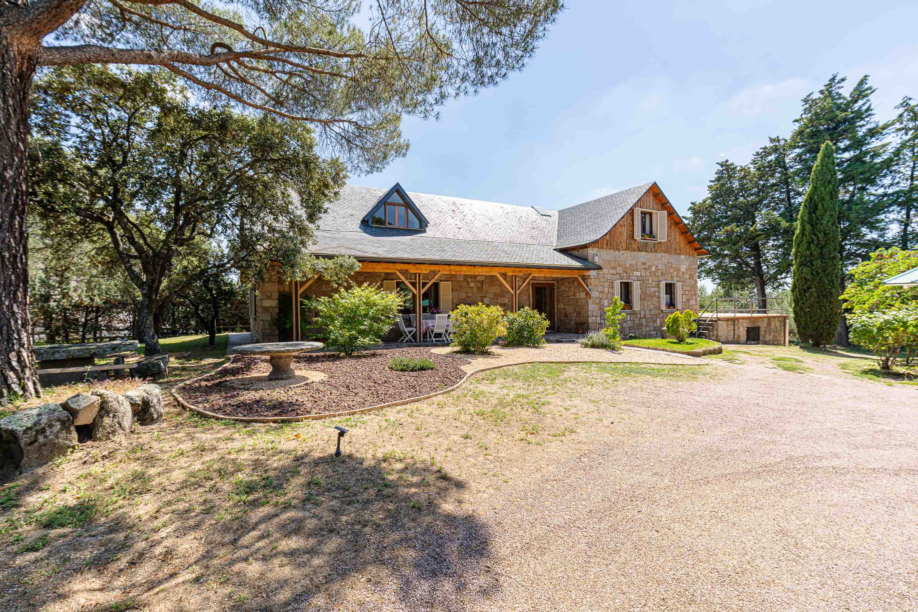 Stone house with large plot in Los Ranchos Residential Development