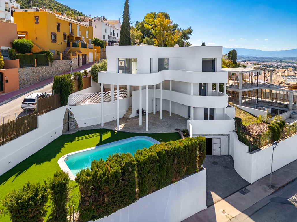 Villa de 3 dormitorios con piscina y vistas panorámicas en El Lagar, Alhaurín de la Torre