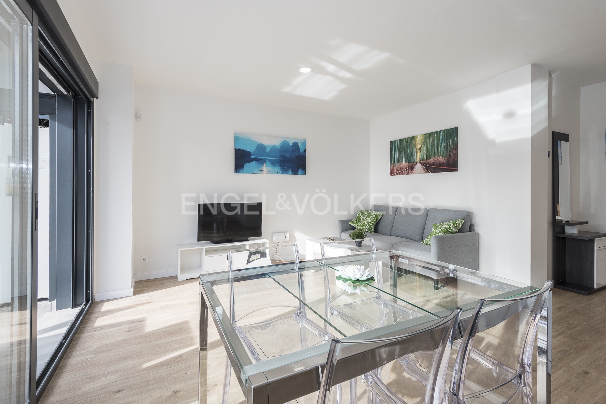 Bright flat with terrace in Cubelles