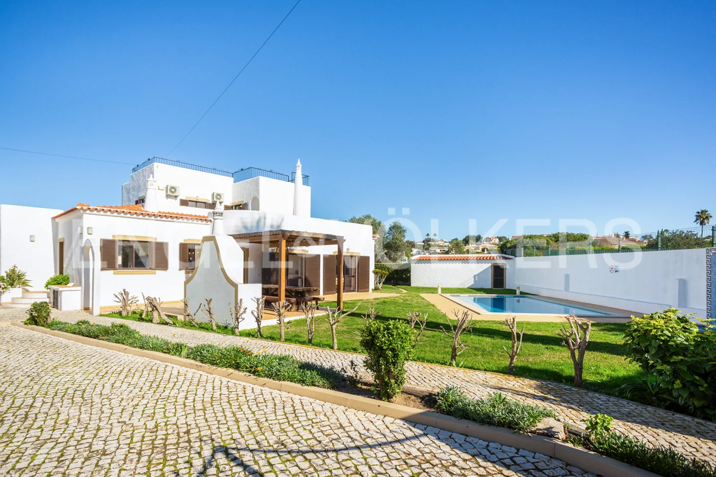 5-Bedroom Villa with garden and pool near Galé