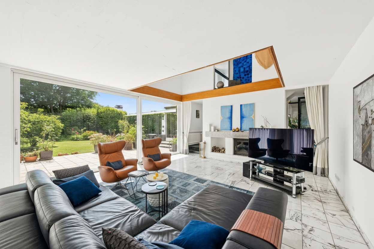 A place of calm, light and architecture – Bauhaus residence with private forest retreat