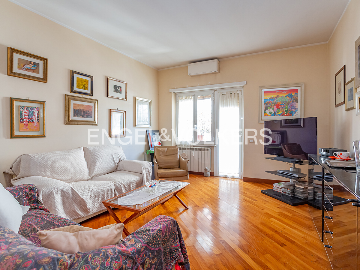 Montagnola, Interesting 3-room apartment with balcony