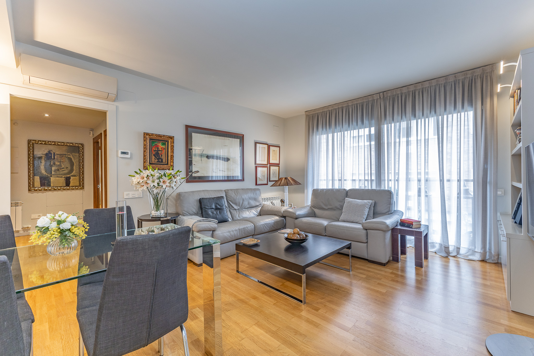 Exclusive apartment with a south-facing balcony and maximum comfort in central Terrassa