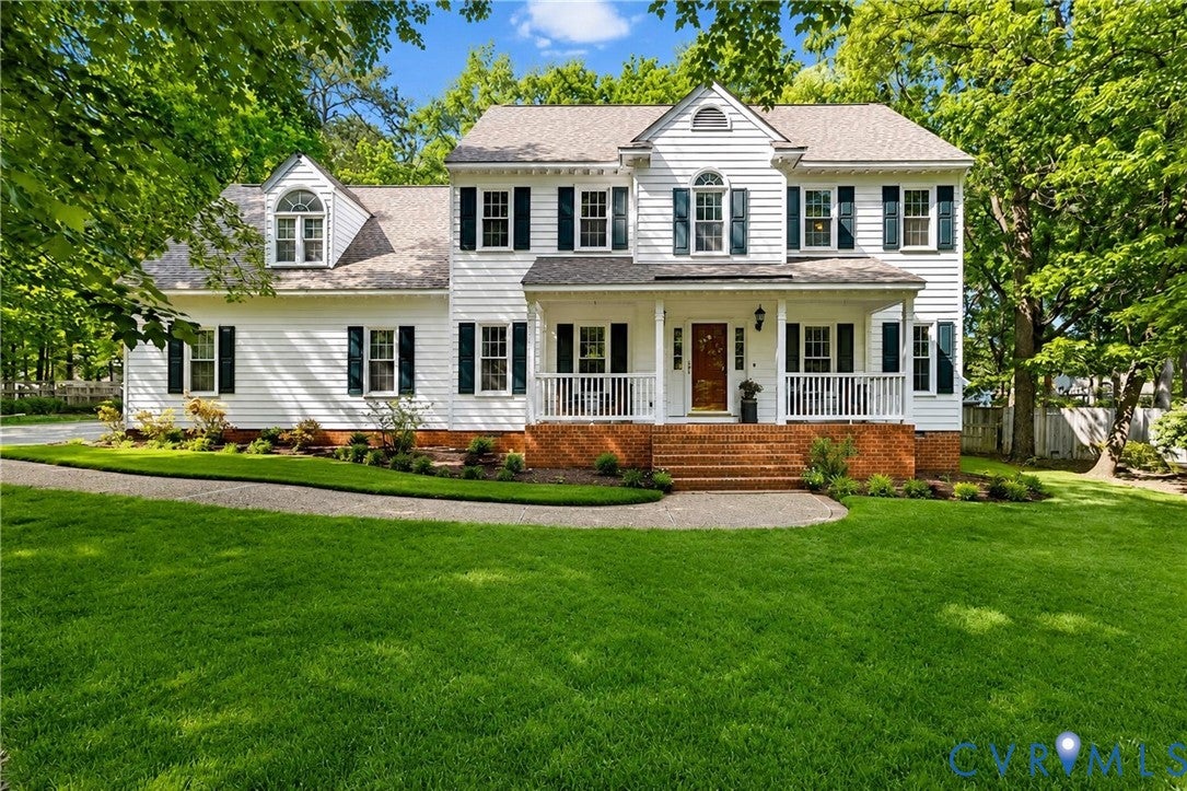 Beautifully Updated Colonial in Henrico’s West End