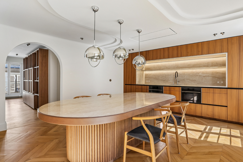 Exceptional pied-à-terre, Elysée district