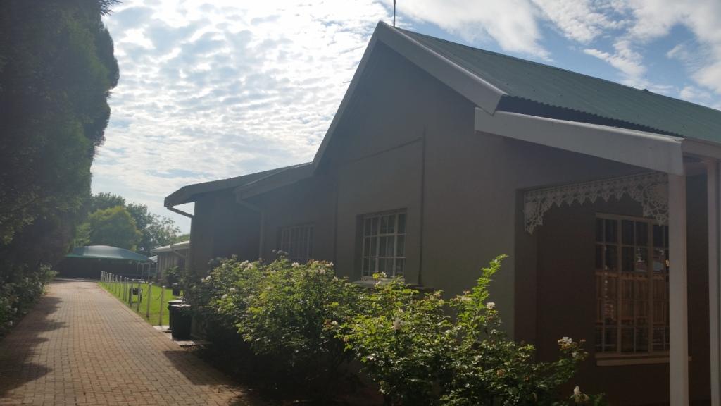 Bachelors apartment to rent in Potch Bult nearby NWU