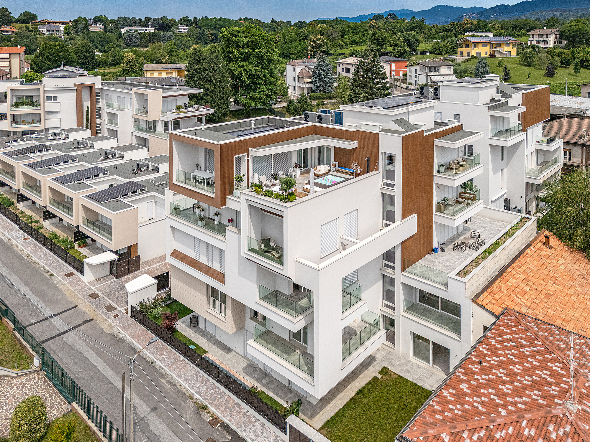 Experience the comfort of a new home: a four-room apartment just a stone’s throw from the town centre